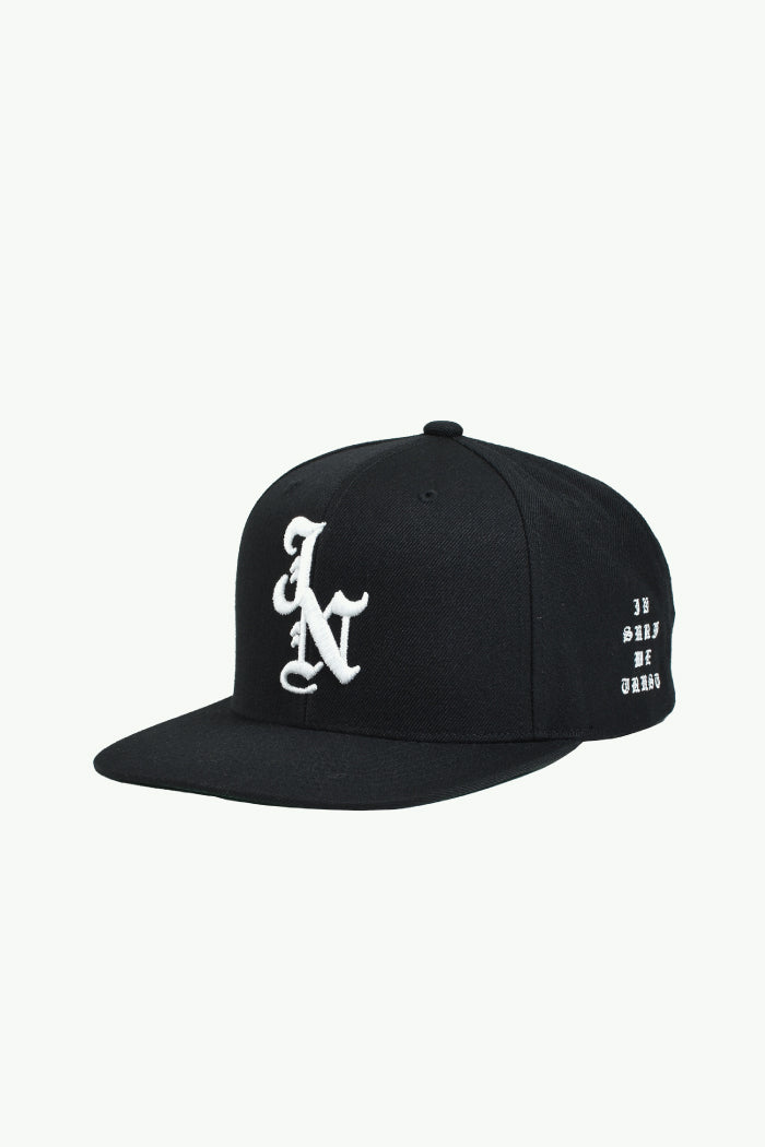 JN LOGO SNAPBACK / BLK